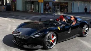 Zlatan Ibrahimovic fue acusado de manejar ilegalmente su lujoso Ferrari