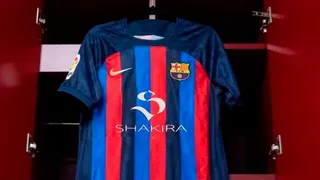 Viralizan camiseta de FC Barcelona con un logo de Shakira