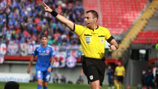 De la cárcel al Nacional: El sorpresivo árbitro del Clásico Universitario