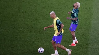 Raheem Sterling se reintegró a los trabajos de Inglaterra en Qatar a un día del cruce ante Francia