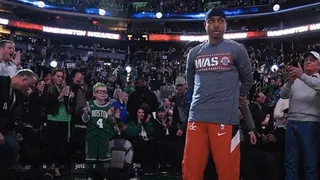 Isaiah Thomas fue suspendido por dos partidos luego de encarar fanáticos de los Sixers