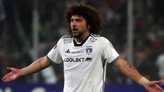 ¿Qué se discutió en el VAR por el brutal pisotón a Maximiliano Falcón en Copa Libertadores?