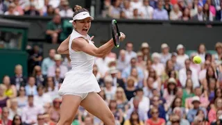 Simona Halep venció con autoridad a Serena Williams y logró su primer título en Wimbledon
