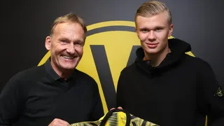 Borussia Dortmund confirmó el fichaje del joven goleador noruego Erling Haaland