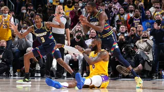 Jokic realizó un triple-doble y Nuggets propinó a Lakers su tercera derrota seguida en la NBA