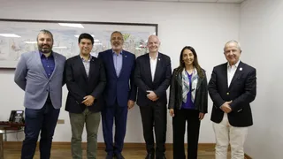 El presidente de la FIFA se reunió con autoridades del deporte chileno