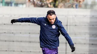 Gabriel Suazo quedó fuera de la nómina y deberá esperar por su debut en Toulouse