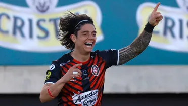 Neymar, Casemiro y Thiago Silva: la notable presentación de Montecinos en su nuevo club