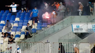 ¡Lamentable! Los desmanes provocados por barristas de la UC y Colo Colo en la Supercopa