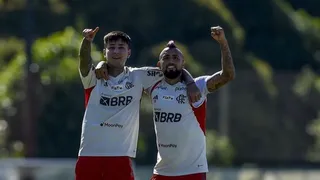 “Los ganadores del día”: Vidal disfruta un buen momento con Erick Pulgar en Flamengo
