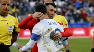 Así reaccionó la prensa argentina por el voto de Medel a Messi