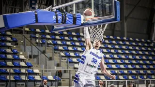 Nicolás Carvacho hizo su aporte ofensivo en paso a semifinales de Rilski en Bulgaria