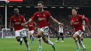 Manchester United venció en los descuentos a Fulham con gol de Bruno Fernandes