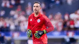¡Se acabó el sueño para Colo Colo! Claudio Bravo descartó volver al fútbol en medio de premiación