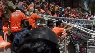 Caída de pantalla gigante en Calama dejó dos lesionados durante el duelo de Cobreloa