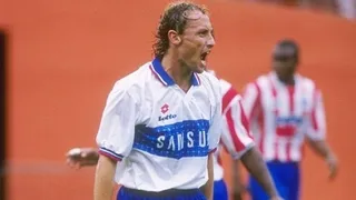 Ricardo Lunari criticó a la UC por usar césped sintético en el nuevo San Carlos