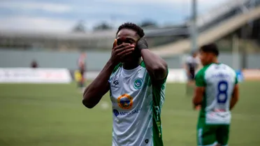 Fue cortado por Ortiz en Colo Colo y ahora brilla: Neyman Clerveaux tiene a Puerto Montt líder de la Primera B