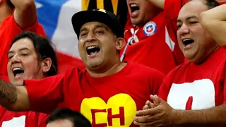 Mediático hincha de la Roja “Chapulín” no podrá ingresar a los estadios por siete años