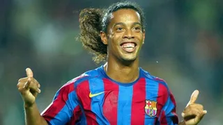 Ronaldinho cumple 38 años y lo celebramos con sus mejores goles con Brasil