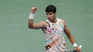 Carlos Alcaraz batió a Lloyd Harris y avanzó con paso firme a tercera ronda del US Open