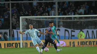 Racing con Arias y Opazo en cancha sufrió contundente derrota a manos de Talleres