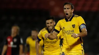 Boca Juniors batió ajustadamente a Newell’s con un golazo de cabeza de Carlos Izquierdoz