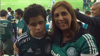 Mujer que narra partidos a su hijo no vidente fue nominada a los premios The Best de la FIFA