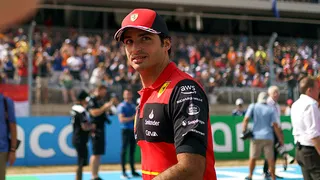 Sainz abandonó en Estados Unidos tras recibir el impacto de Russell en la primera vuelta