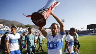 U. Católica festejó su bicampeonato con una victoria sobre Curicó Unido