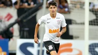Técnico de Corinthians: Angelo Araos está en los planes y trabaja por su espacio