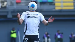 Ni exámenes, ni parte médico oficial: acusan a jugador de Colo Colo de borrarse del Superclásico por miedo