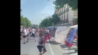 Hinchas de Frankfurt y Rangers protagonizaron batalla campal antes de la final de Europa League