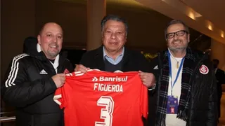 Elías Figueroa: No quiero ser recordado por ser el mejor de la historia, sino por buena persona