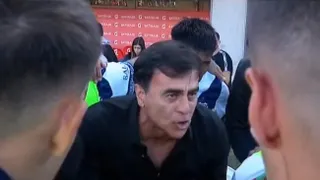 Al borde de las lágrimas: La emoción de Quinteros antes de los penales en el Vélez-Argentinos