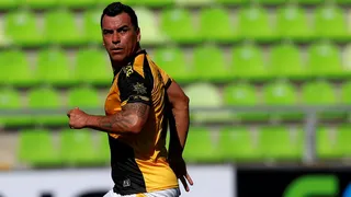 Esteban Paredes deja el retiro para volver a las canchas en el profesionalismo