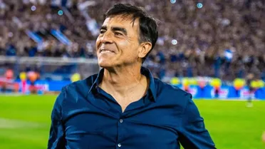 Gustavo Quinteros deja a Vélez y dirigirá a un chileno en Brasil