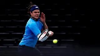 Milos Raonic venció en maratónico partido a Humbert y se metió en semifinales en París