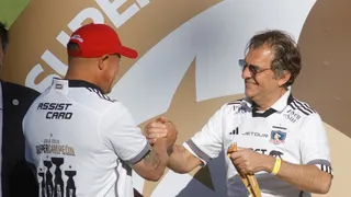 La tormenta que desató Mosa en Colo Colo: ratificó a Almirón sin avisarle a nadie