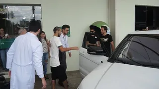 Jugador de Chapecoense Alan Ruschel se reunió con su familia en Porto Alegre