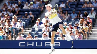 Daniil Medvedev no se dejó sorprender por Botic Van de Zandschulp en cuartos del US Open