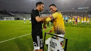 El emotivo mensaje de Gabriel Suazo a Esteban Paredes: “En el Monumental el capitán siempre serás tú”