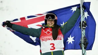 La australiana Jakara Anthony ganó oro en el esquí acrobático de los Juegos de Invierno en Beijing