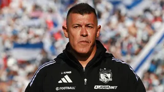 Aníbal Mosa advierte a Jorge Almirón por sus expulsiones en Colo Colo