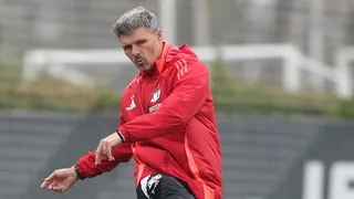 Otro juvenil de Colo Colo llama la atención de Fernando Ortiz para pelear un puesto clave