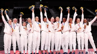 Estados Unidos superó a China en la última jornada y ganó el medallero olímpico en Tokio 2020