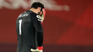 Los errores de Alisson marcaron la aparatosa caída de Liverpool ante Manchester City
