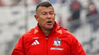 Almirón golpea la mesa: dejó fuera a uno de sus “regalones” para el Colo Colo vs Huachipato