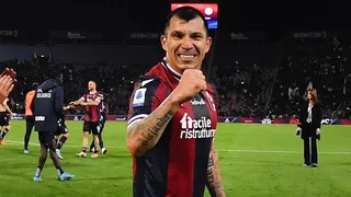 Gary Medel renovó su contrato con Bologna