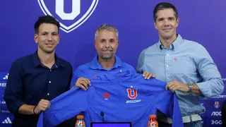 Uno de los principales accionistas se va de U de Chile: “Es una experiencia ingrata”