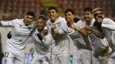 Audax Italiano rescata el triunfo en su visita a Ñublense y suma otra fecha en el liderato